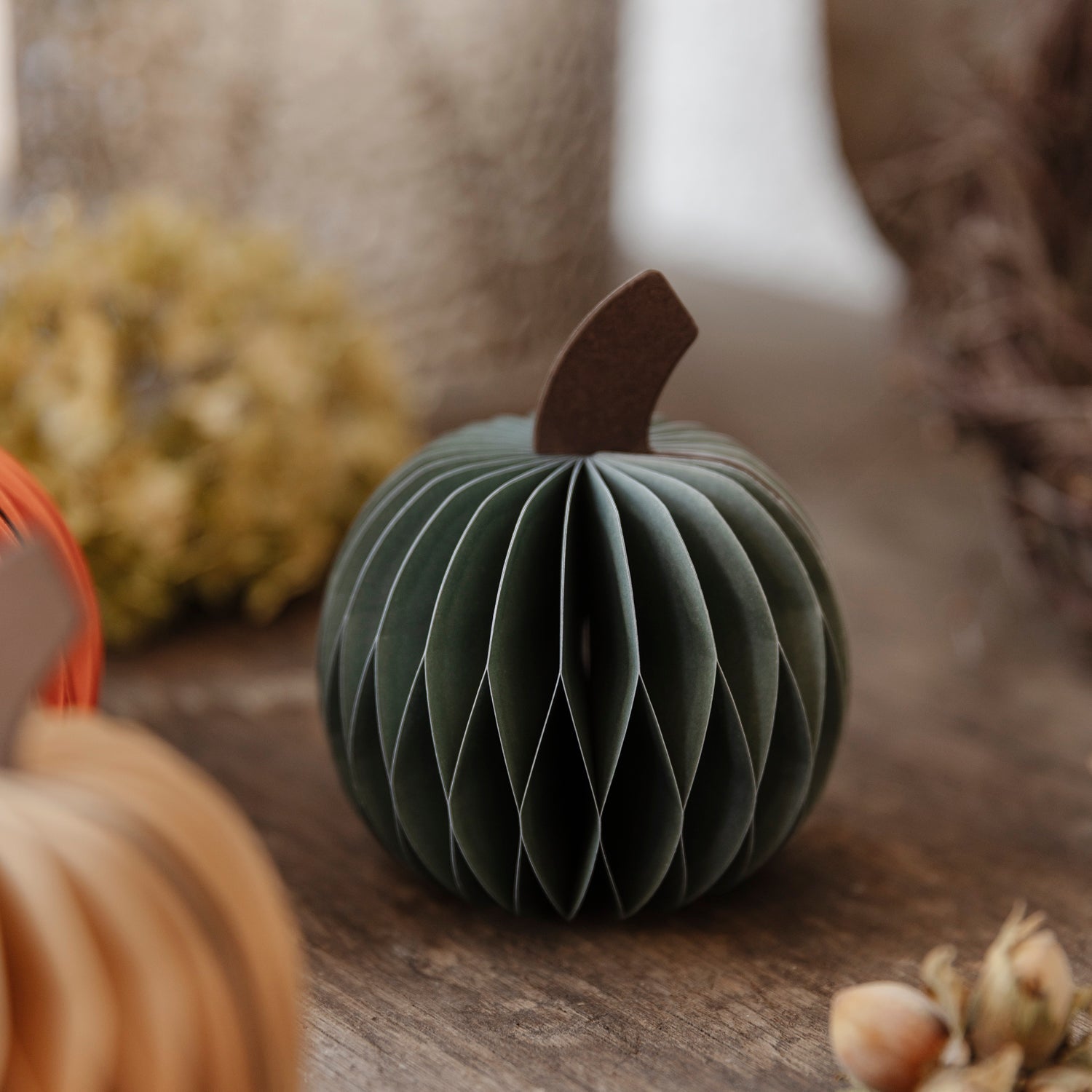 Kürbis rund aus Papier - olive