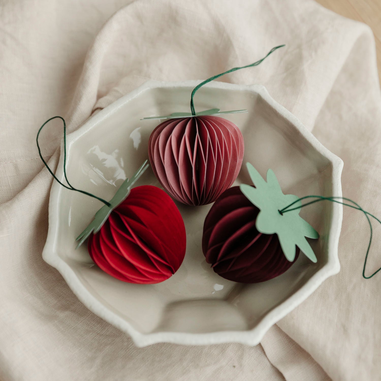 Papieranhänger Erdbeere - rot