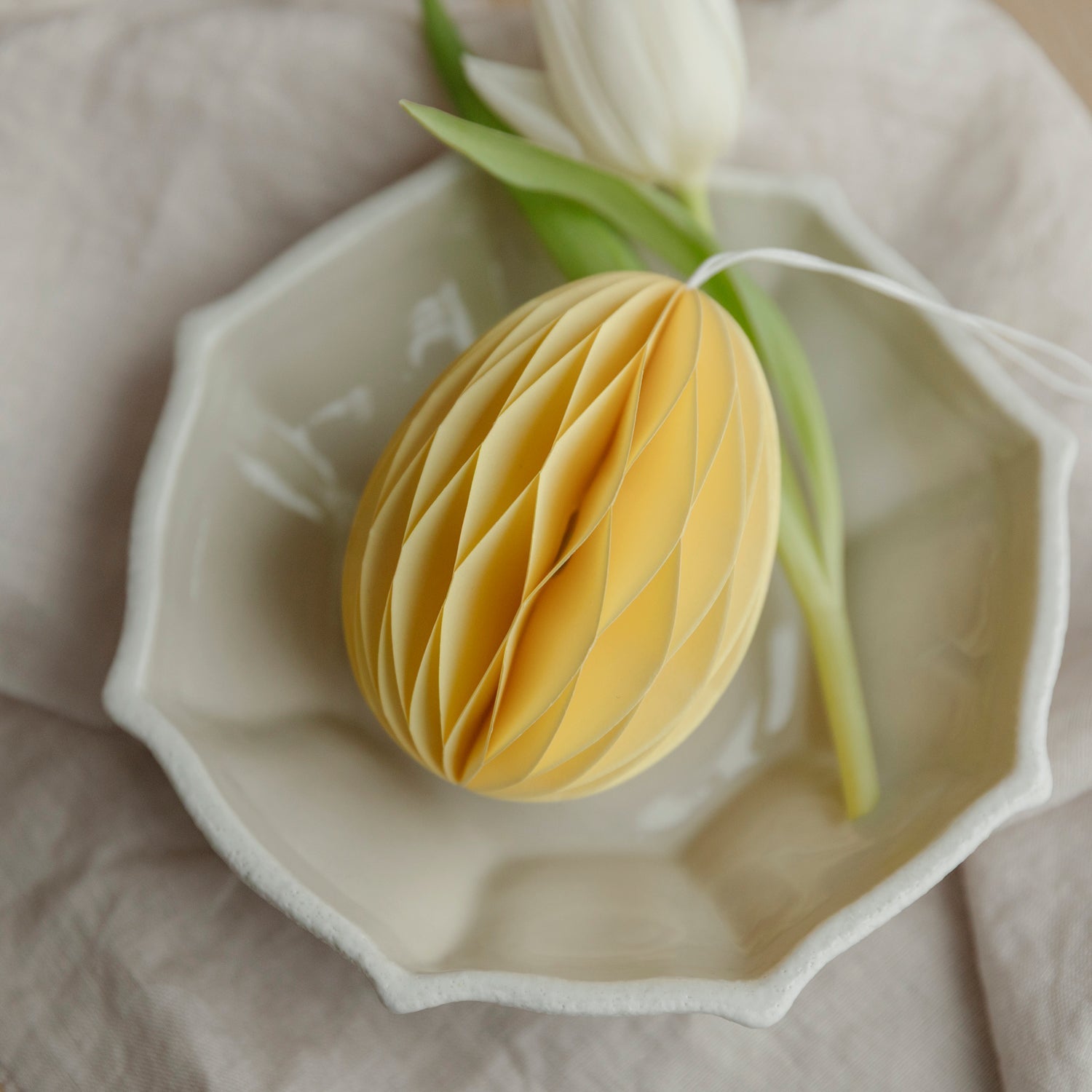 Osterei aus Papier - gelb