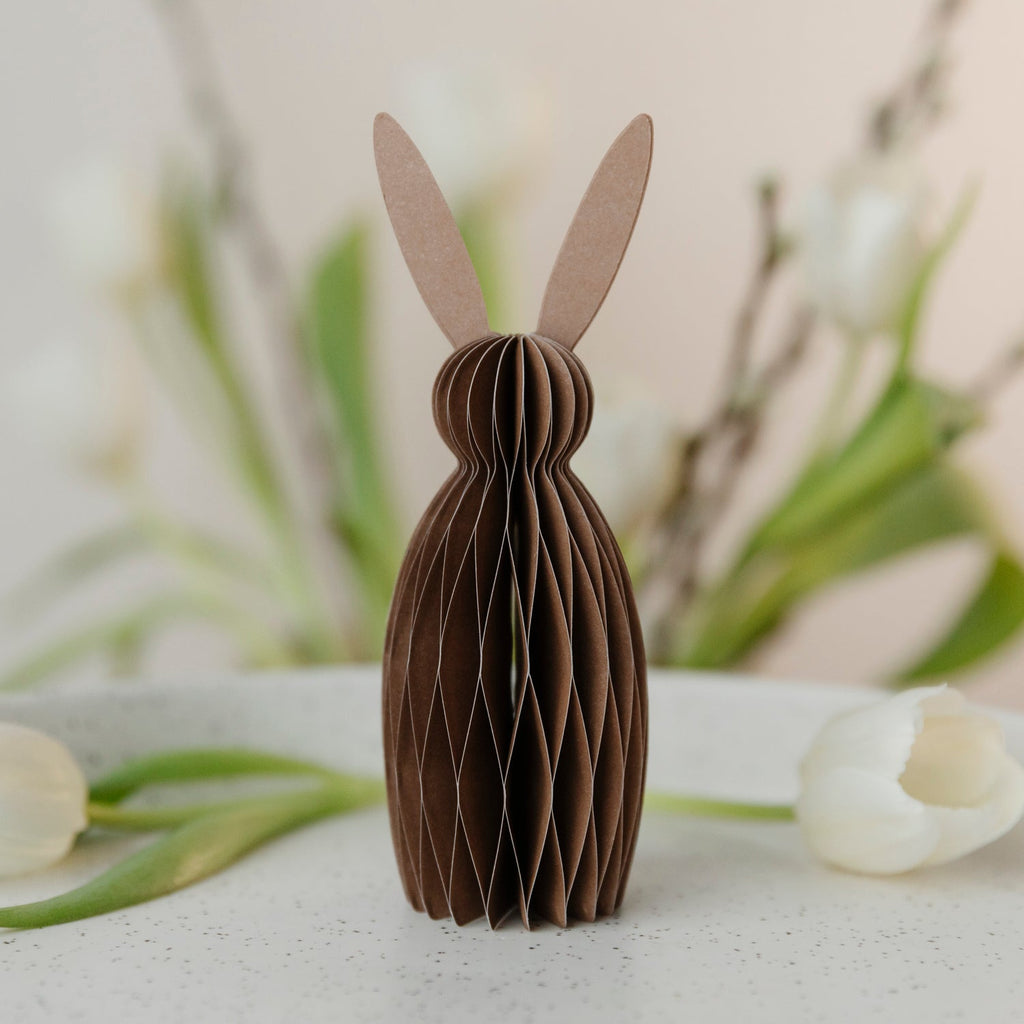 Osterhase Paul aus Papier - braun