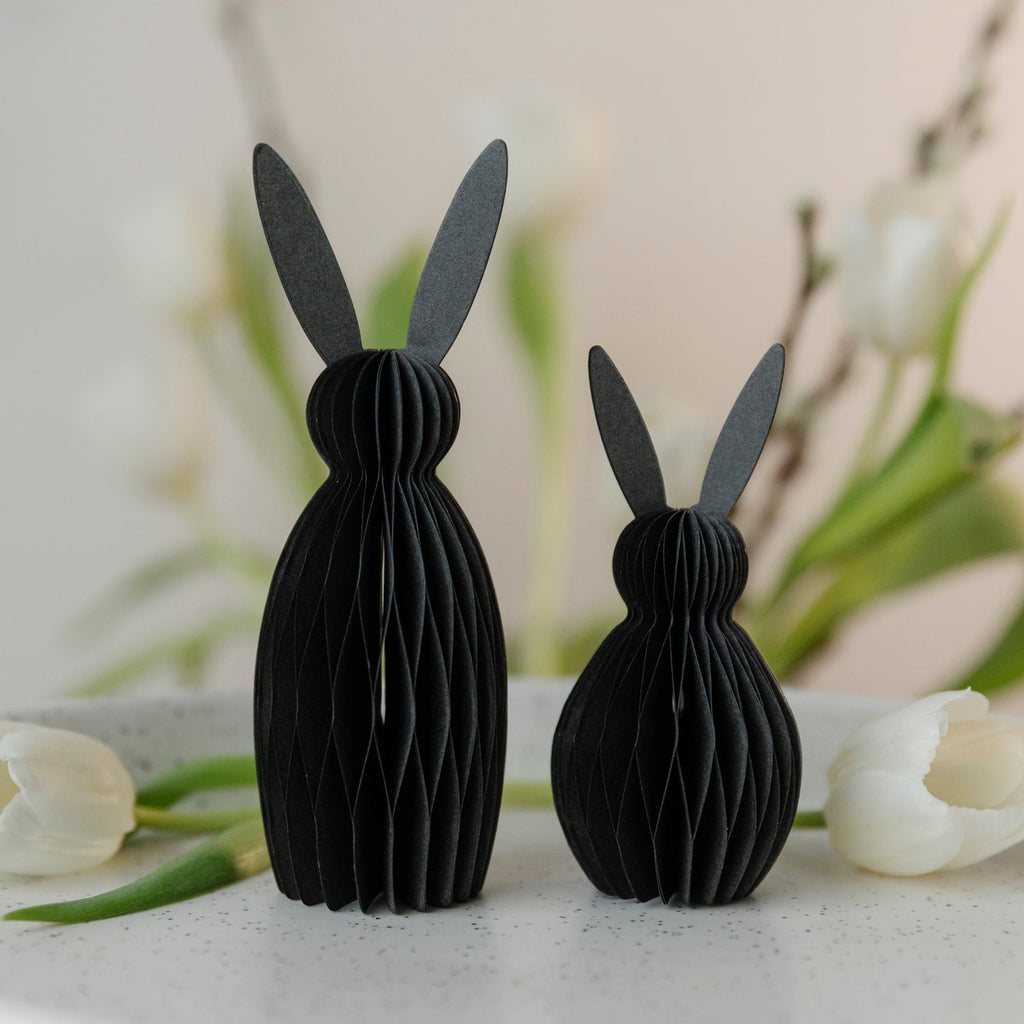 Osterhase Paul aus Papier - schwarzbraun