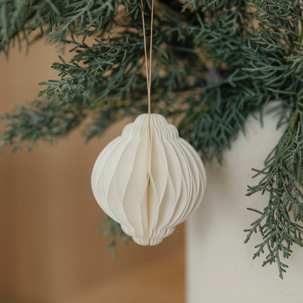 Papieranhänger Kugel Ornament - weiß