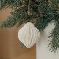 Papieranhänger Kugel Ornament - weiß